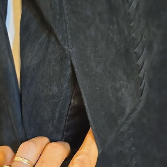 - Hal Rubenstein MEDIUM Suede Leather Jacket  with whip stitching details.… - Picture 4 of 8